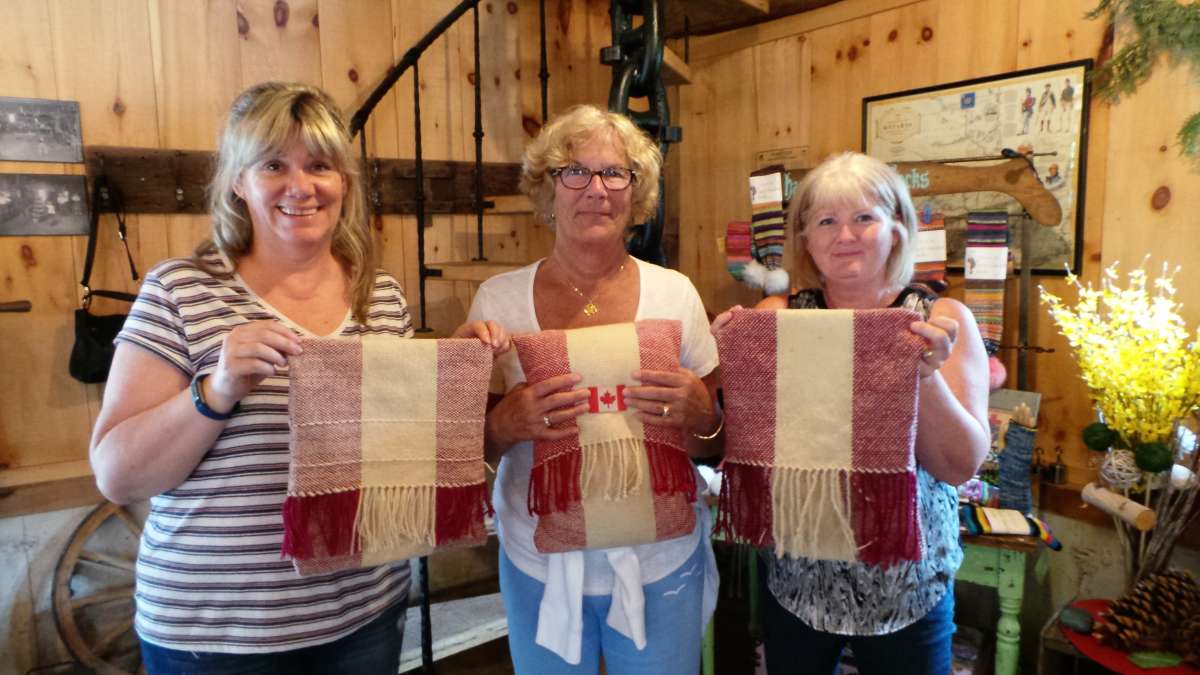 Canada 150 Pillow Weaving Workshop